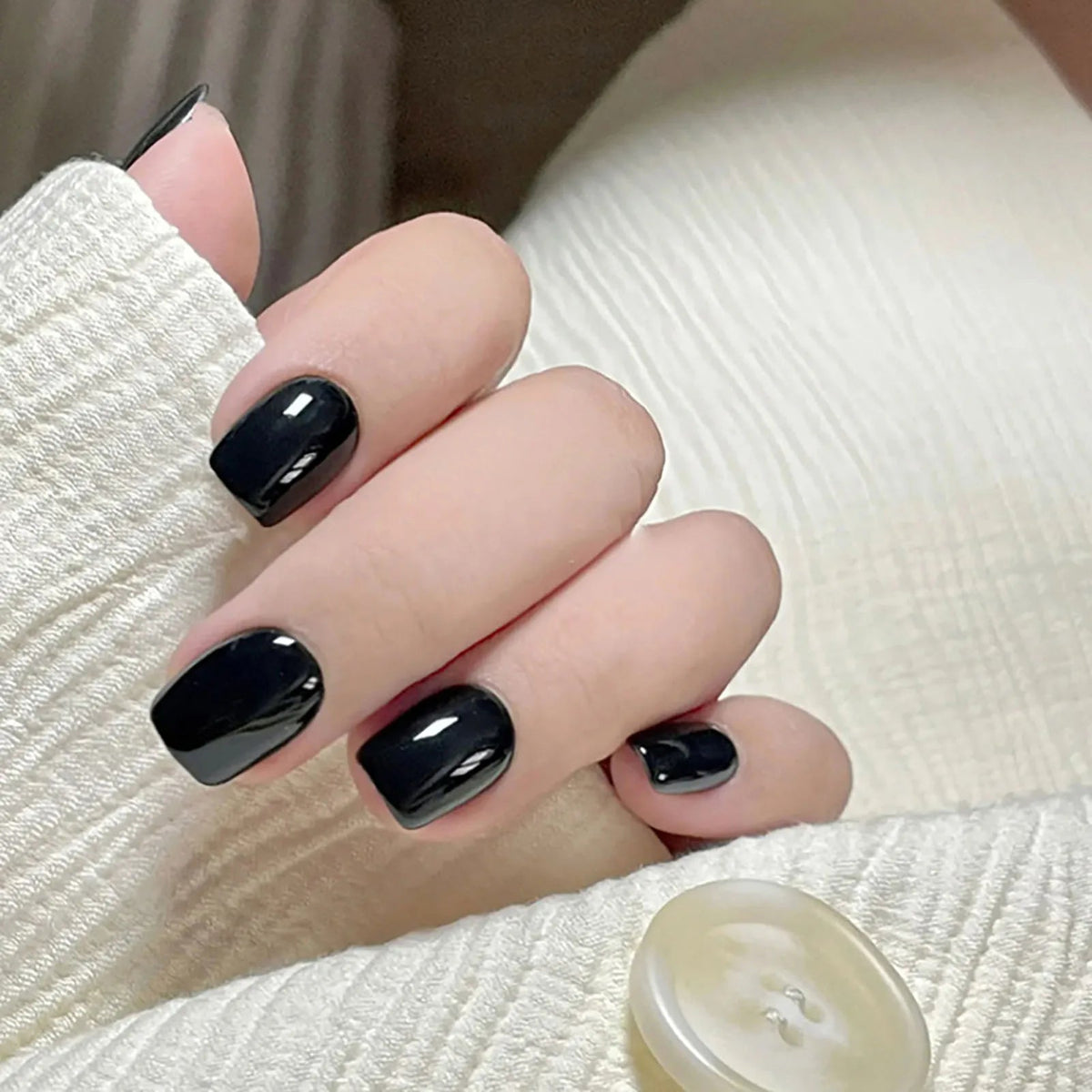 Glossy Black Nail Set