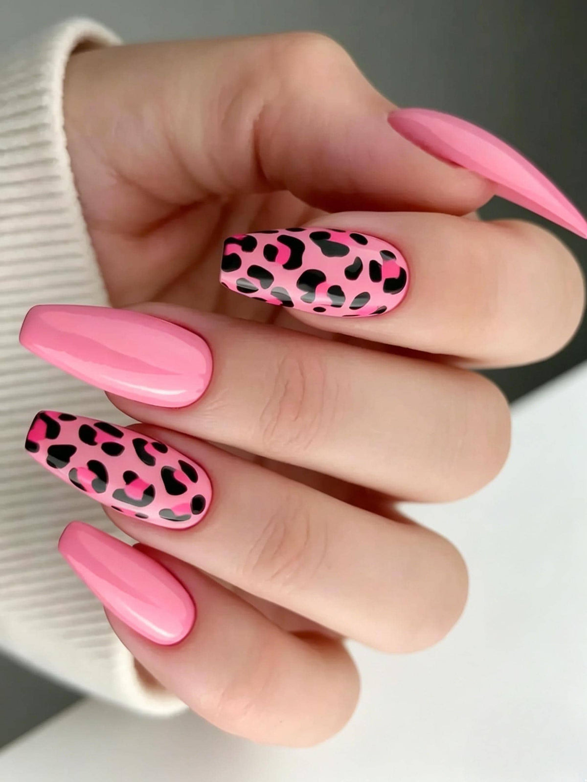 Glossy Bright Pink Leopard Print Nail Set