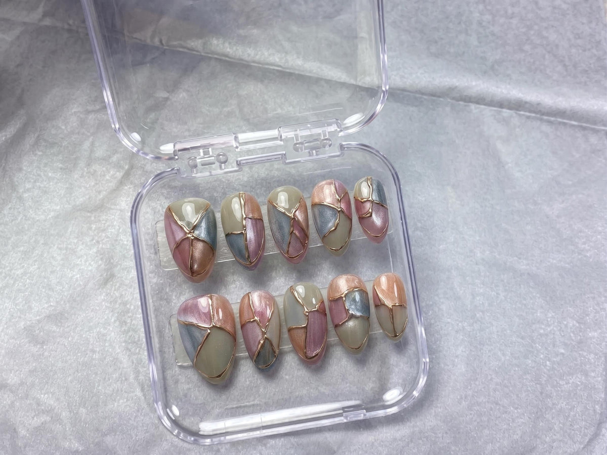 Mosaic Cat Eye Press-On Nails With Gold Line Art