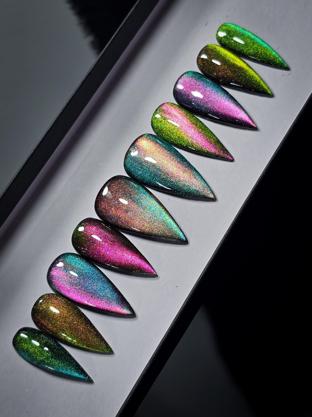 Multicolor Shifting Cat Eye Press On Nail Set