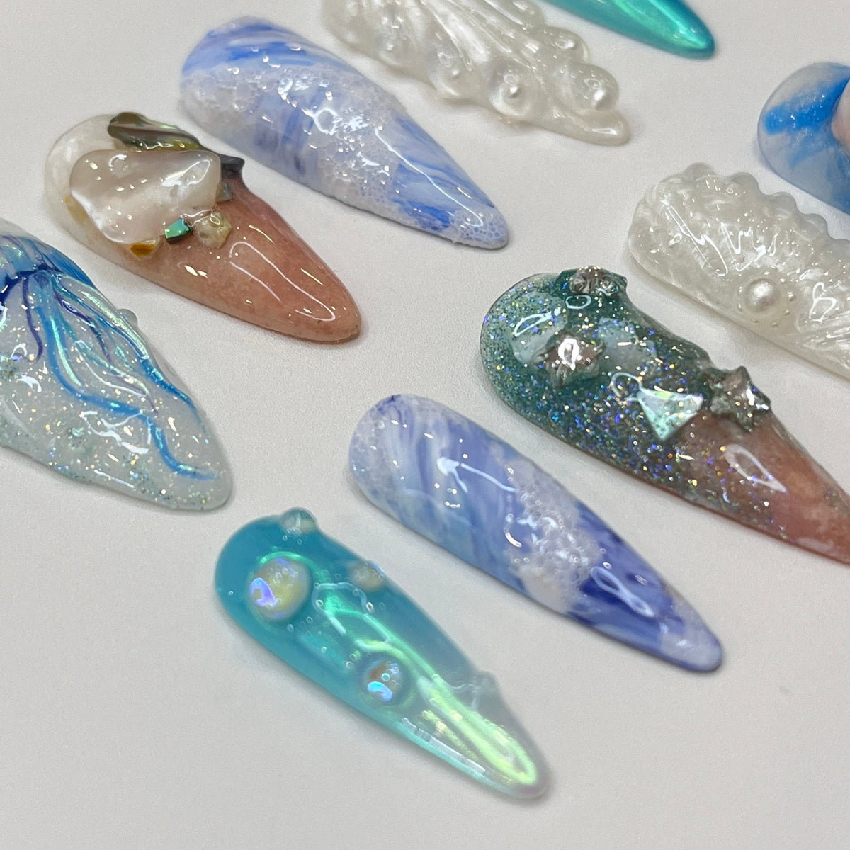 Ocean-Inspired Press On Nails With 3D Jellyfish, Shells, and Pearlescent Details