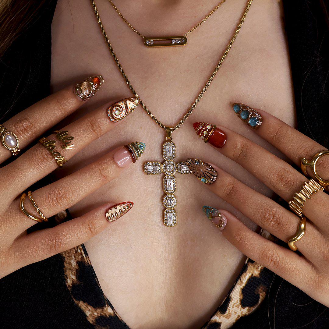 Turquoise Stone and Tortoiseshell Press On Nails with Ornate Gold Details