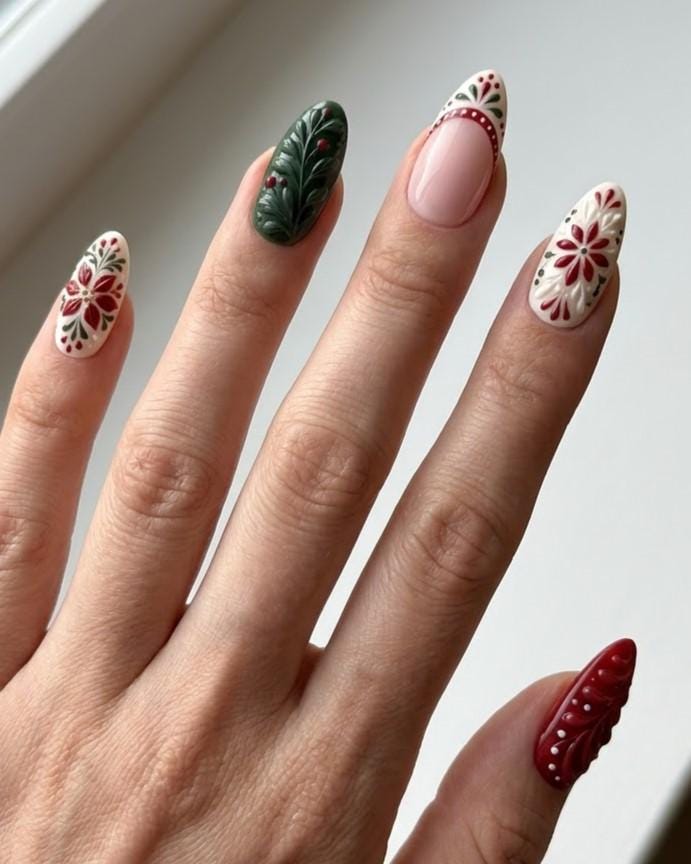 Red, Green & Cream Christmas Floral Press On Nails