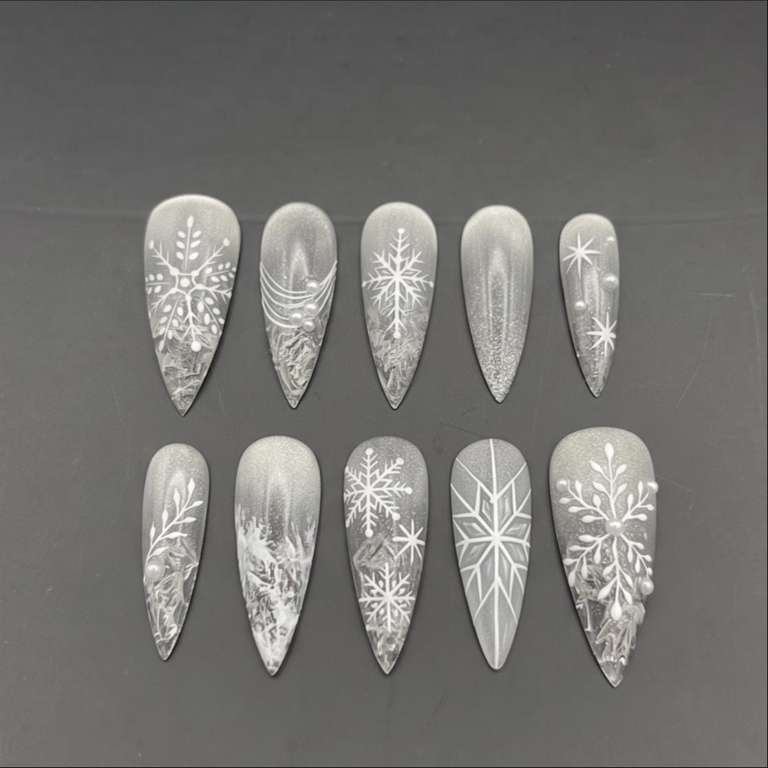Silver Gray Cat Eye Snowflake and Icy Pattern Nail Set