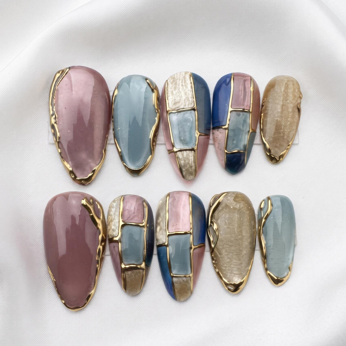 Stained Glass Mosaic Nails With Raised Gold Edging in Mauve and Blue