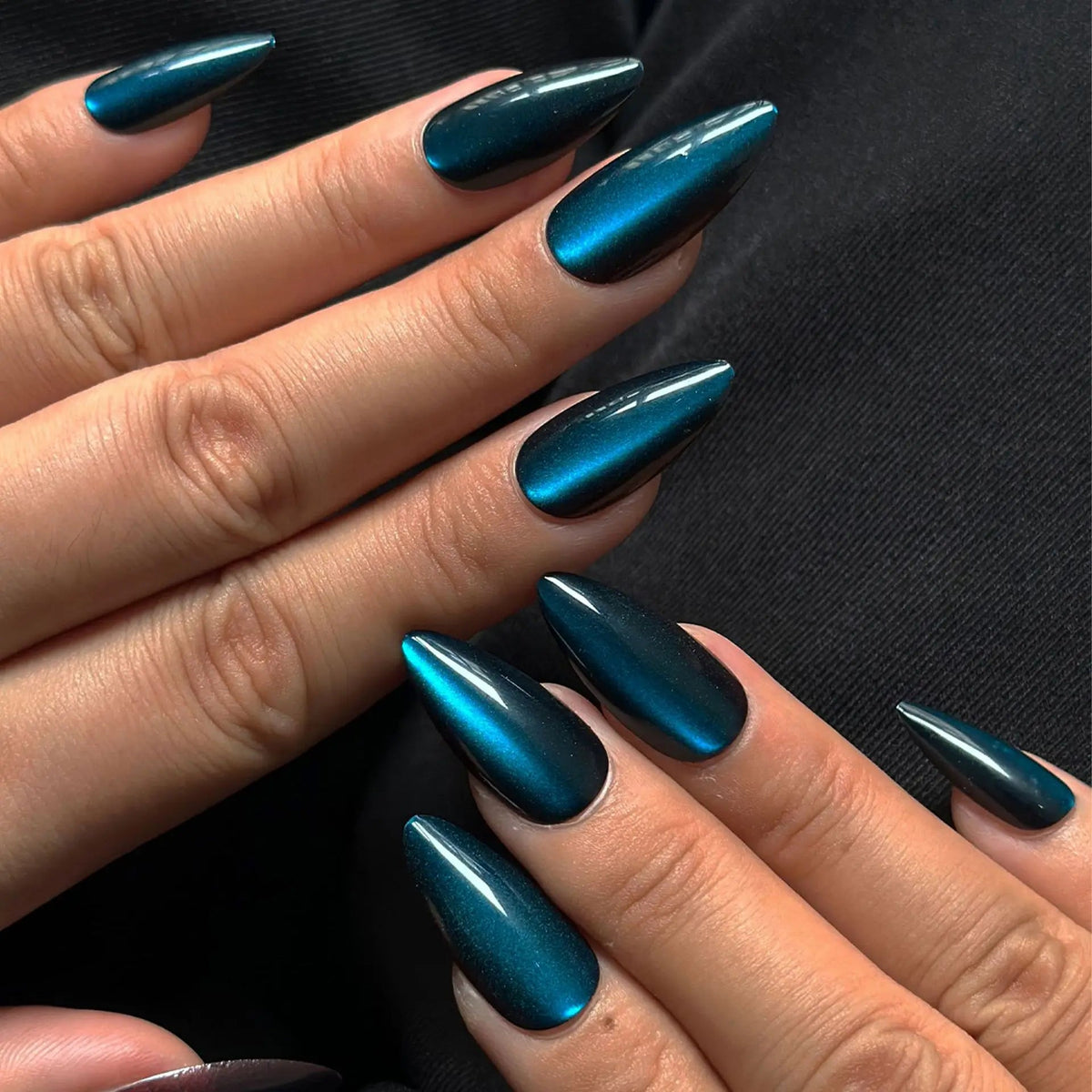 Teal Blue Cat-Eye Press-On Nails With Reflective Highlights