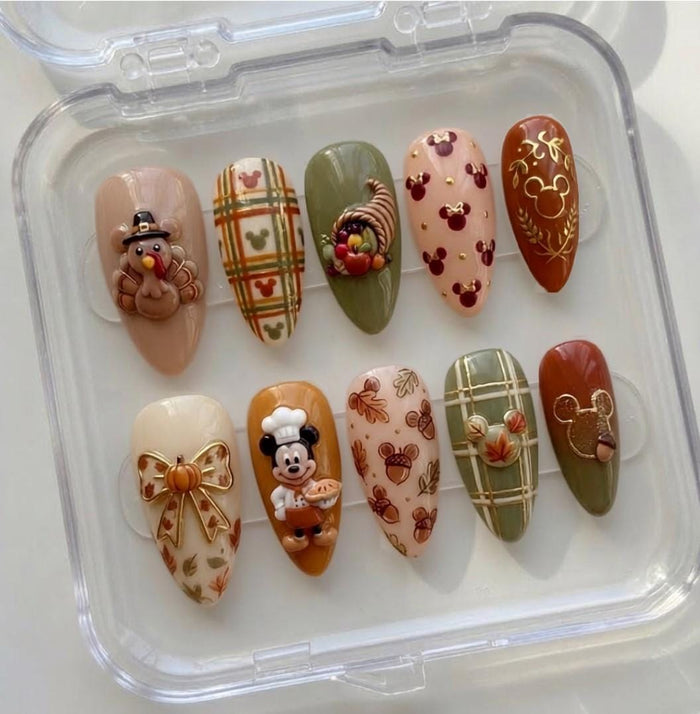 Thanksgiving Mouse Chef Press On Nails With Fall Plaid, Turkey, Bow and Gold Details