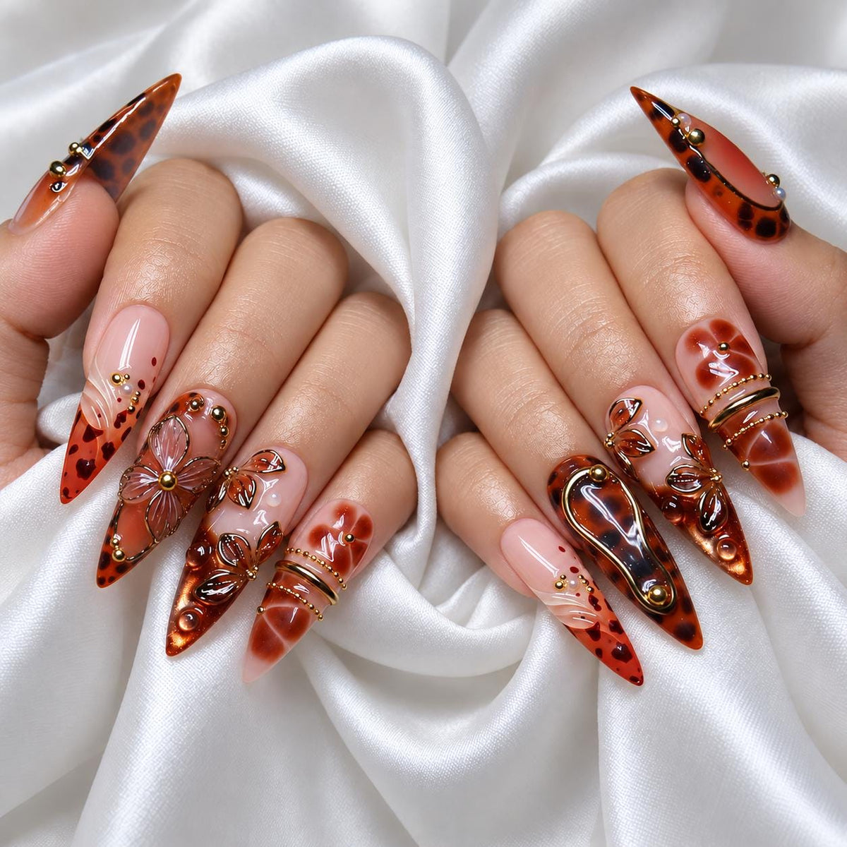 Tortoiseshell and Blush Pink Floral Gold Detail Nail Set