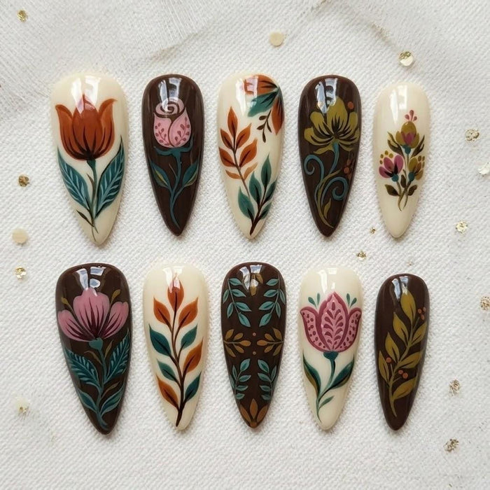 Vintage Brown and Cream Autumn Wildflower Press On Nails